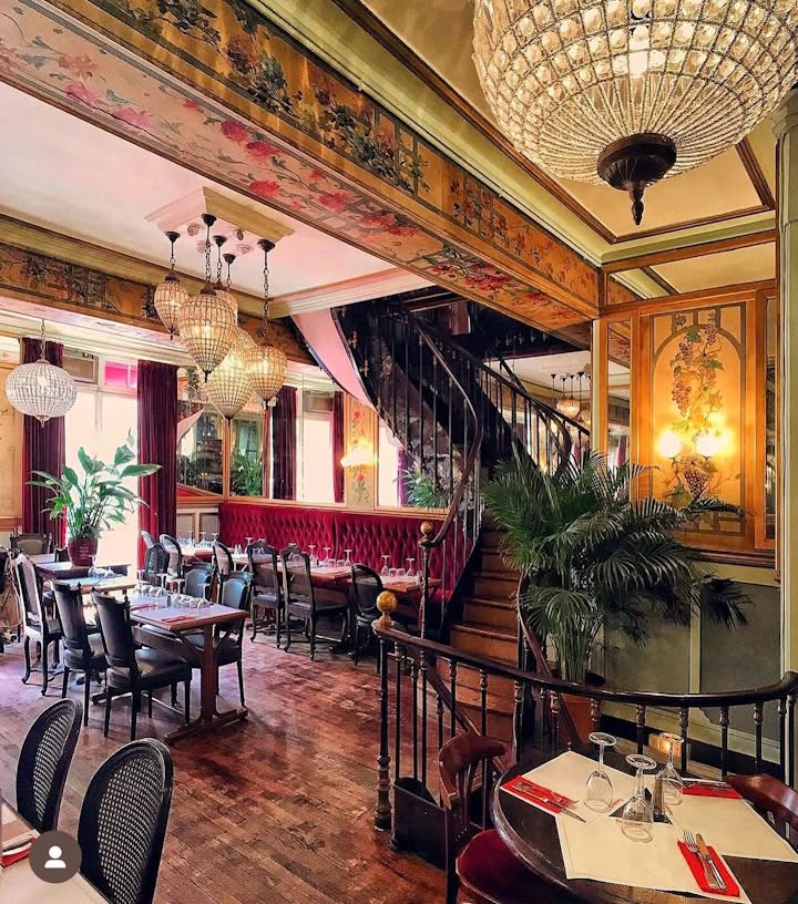 Intérieur du restaurant Au Petit Gourmet
