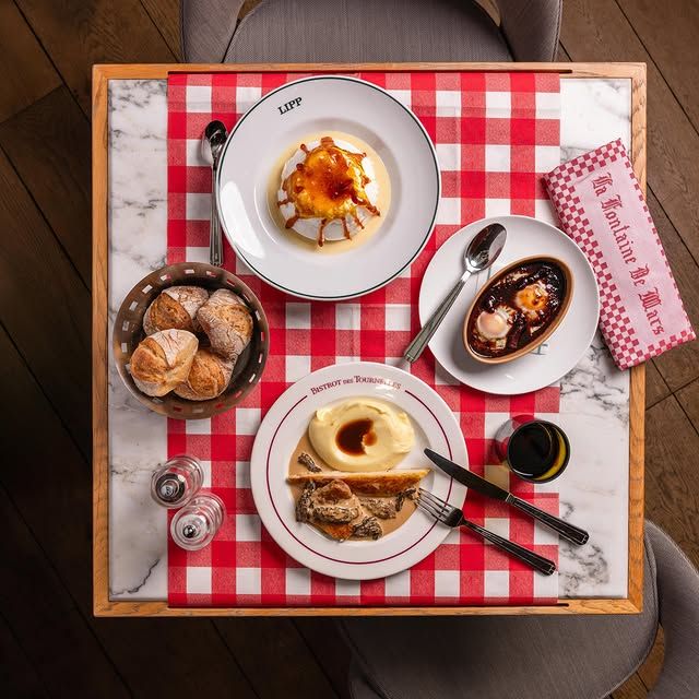 Intérieur du restaurant Au Petit Gourmet